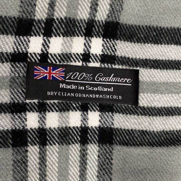 100% Cashmere Made in Scotland plaid gray scarf - Picture 3 of 5